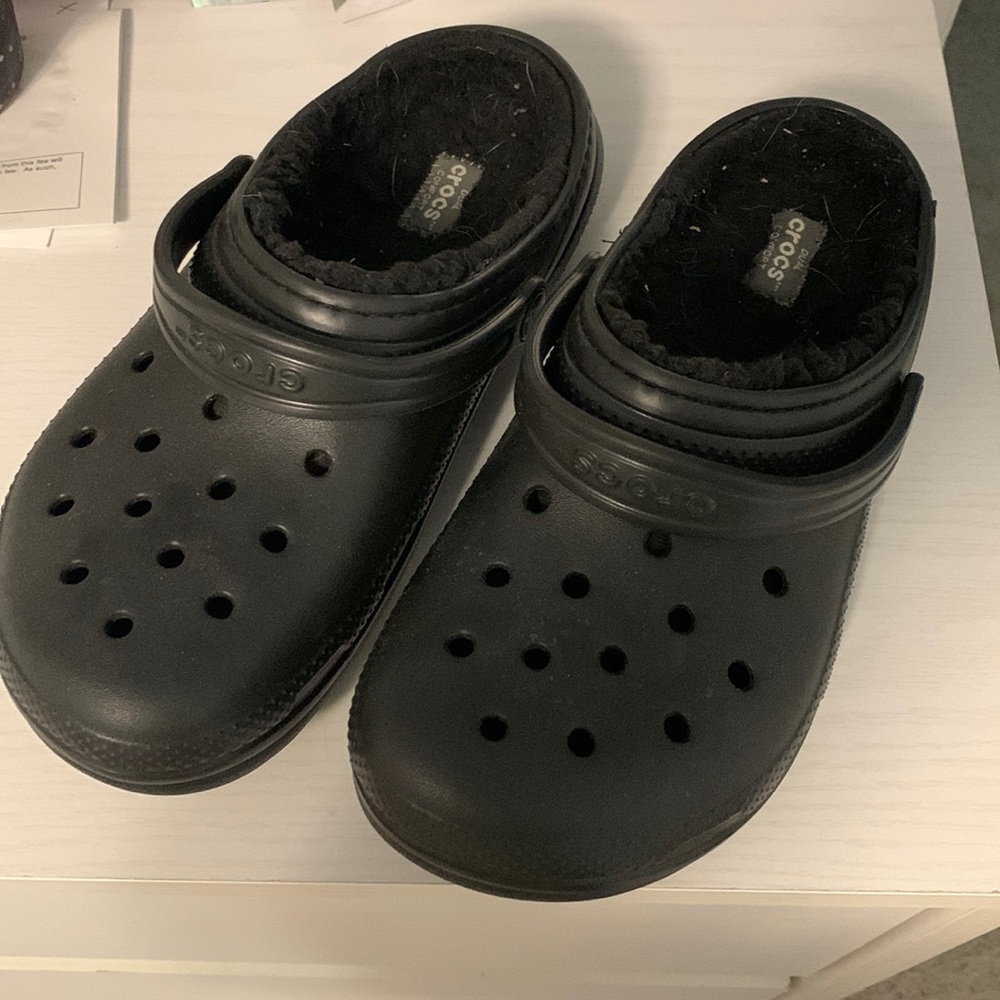 Boys Black Fur Lined Crocs - Size 5
